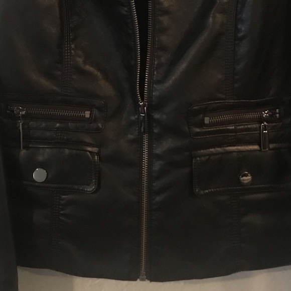 Leather jacket - Picture 3 of 3